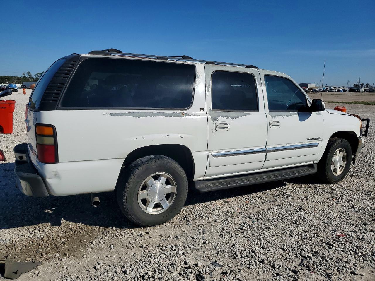 2004 GMC YUKON XL K1500 photo 7