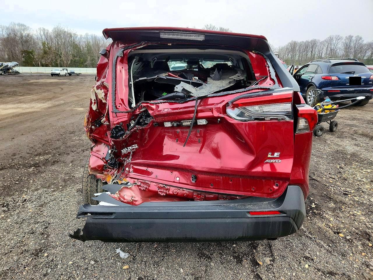 2021 TOYOTA RAV4 LE photo 6