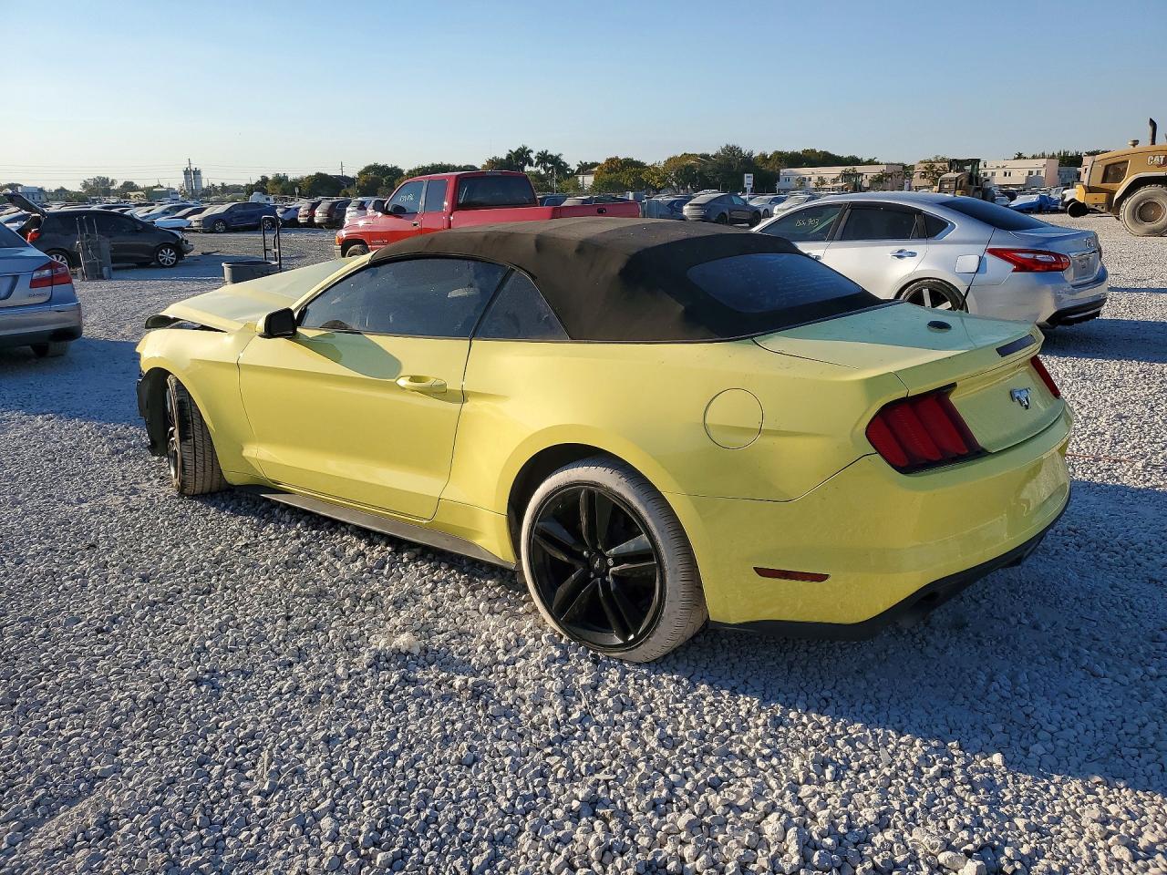 2015 FORD MUSTANG photo 2