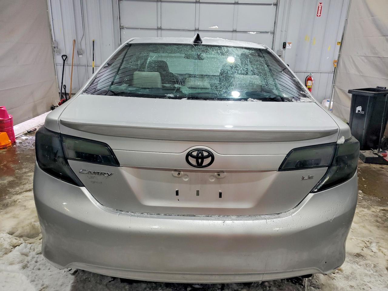 2012 TOYOTA CAMRY LE photo 11
