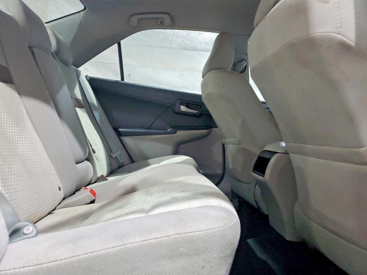 2012 TOYOTA CAMRY LE photo 19