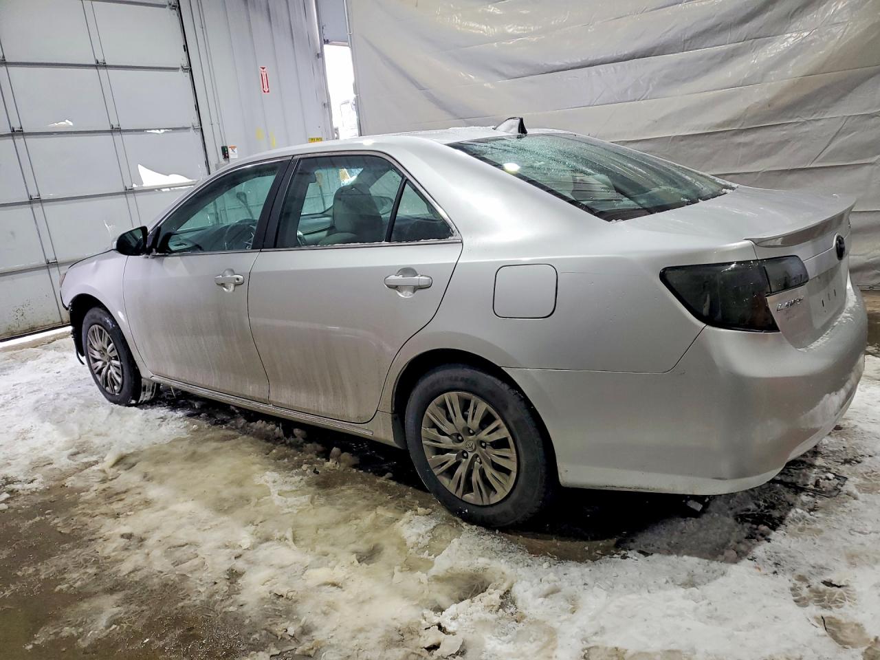 2012 TOYOTA CAMRY LE photo 3