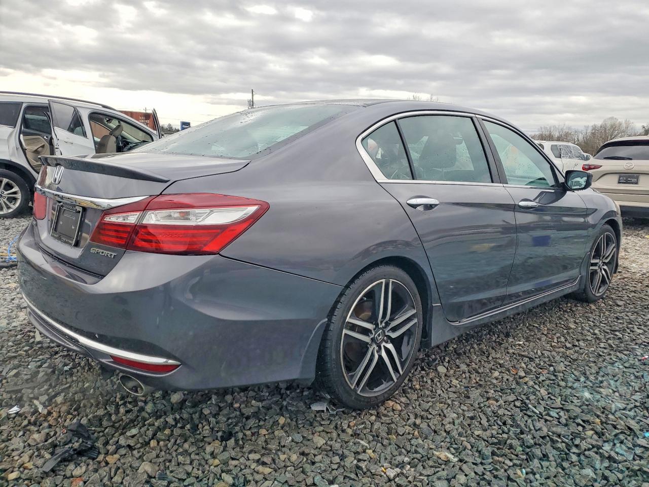 2017 HONDA ACCORD SPORT photo 5