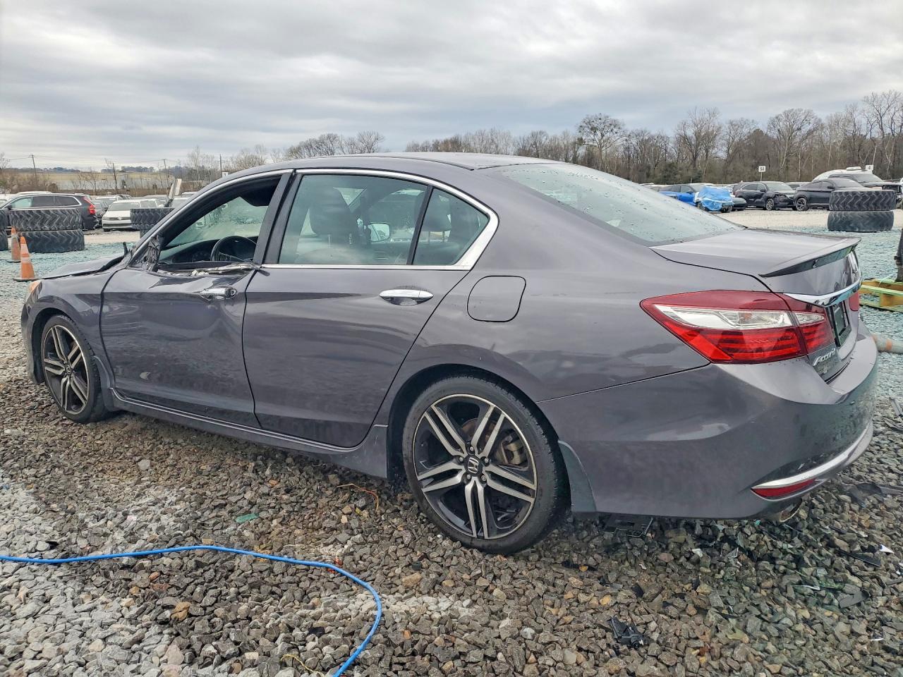 2017 HONDA ACCORD SPORT photo 3