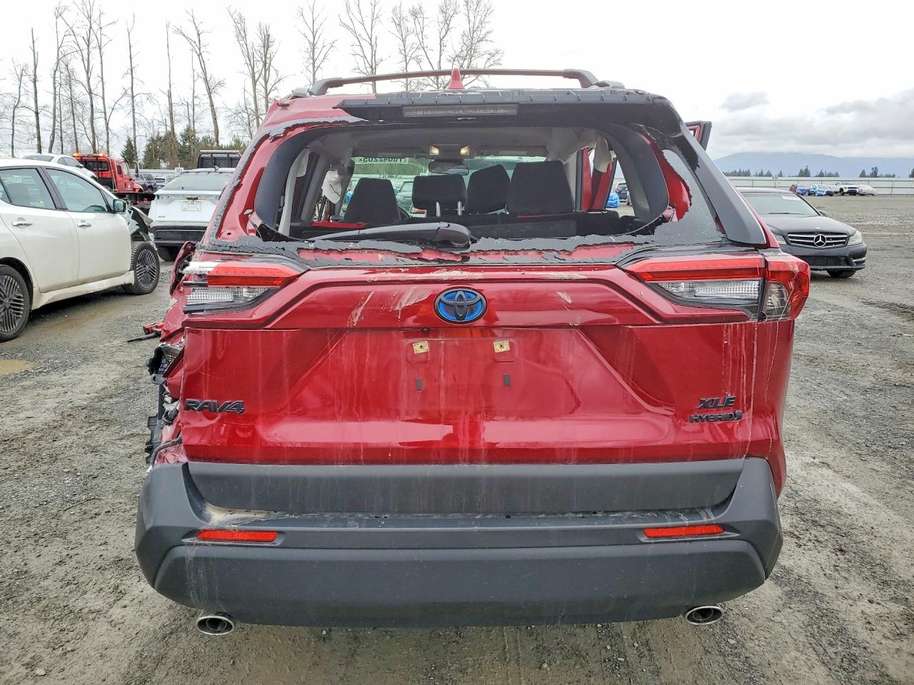 2024 TOYOTA RAV4 XLE photo 6