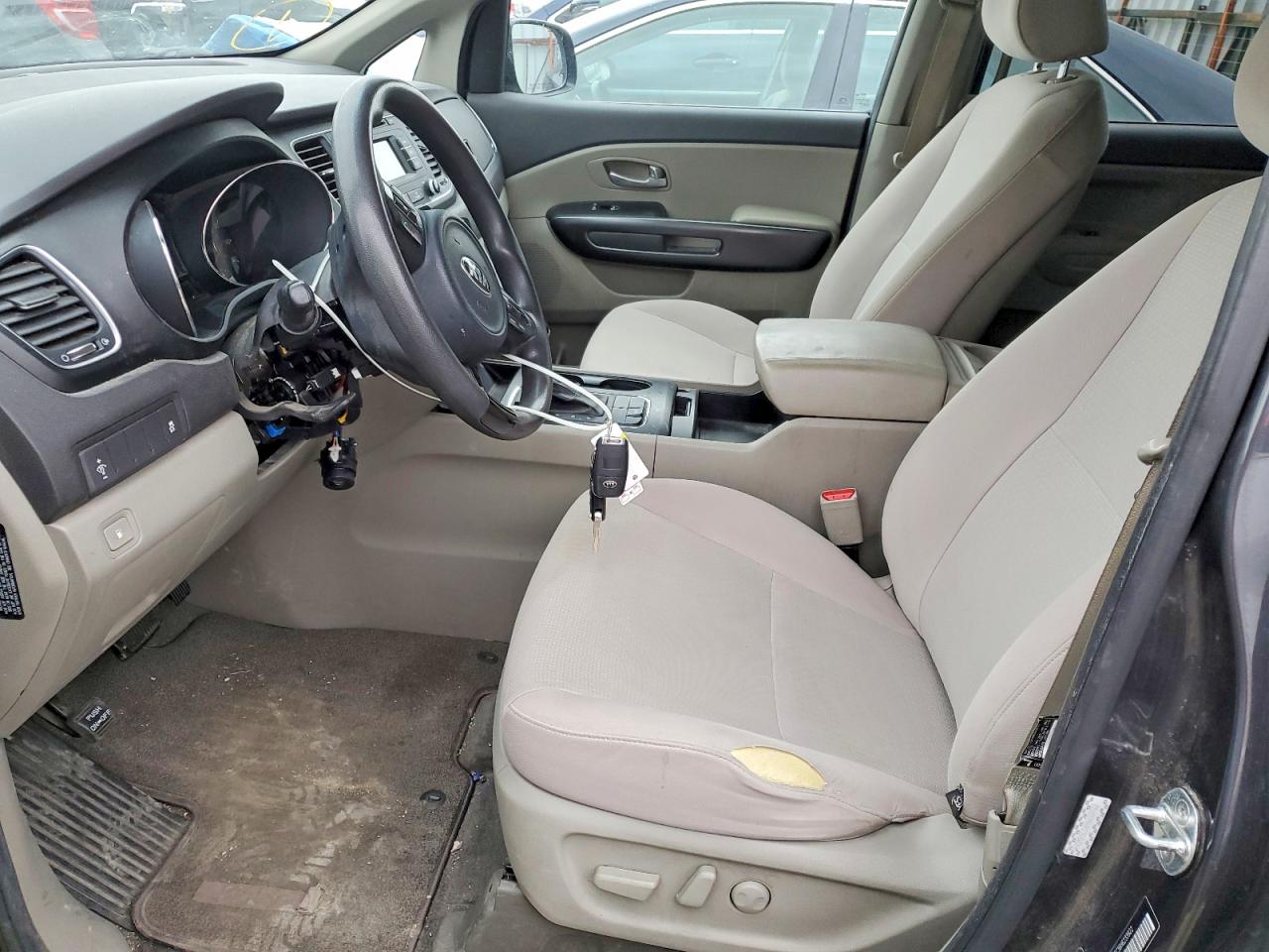 2017 KIA SEDONA LX photo 7