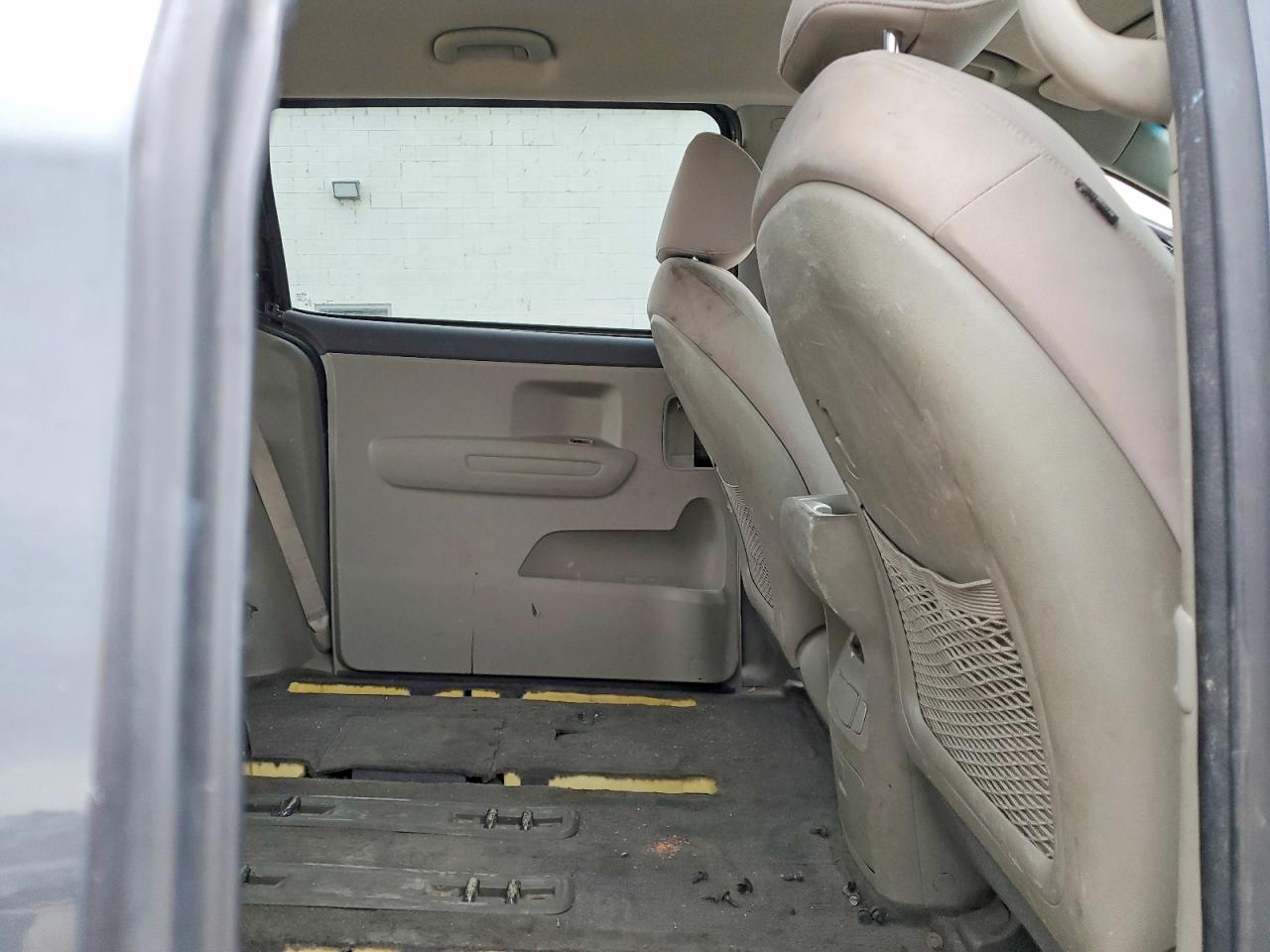 2017 KIA SEDONA LX photo 10