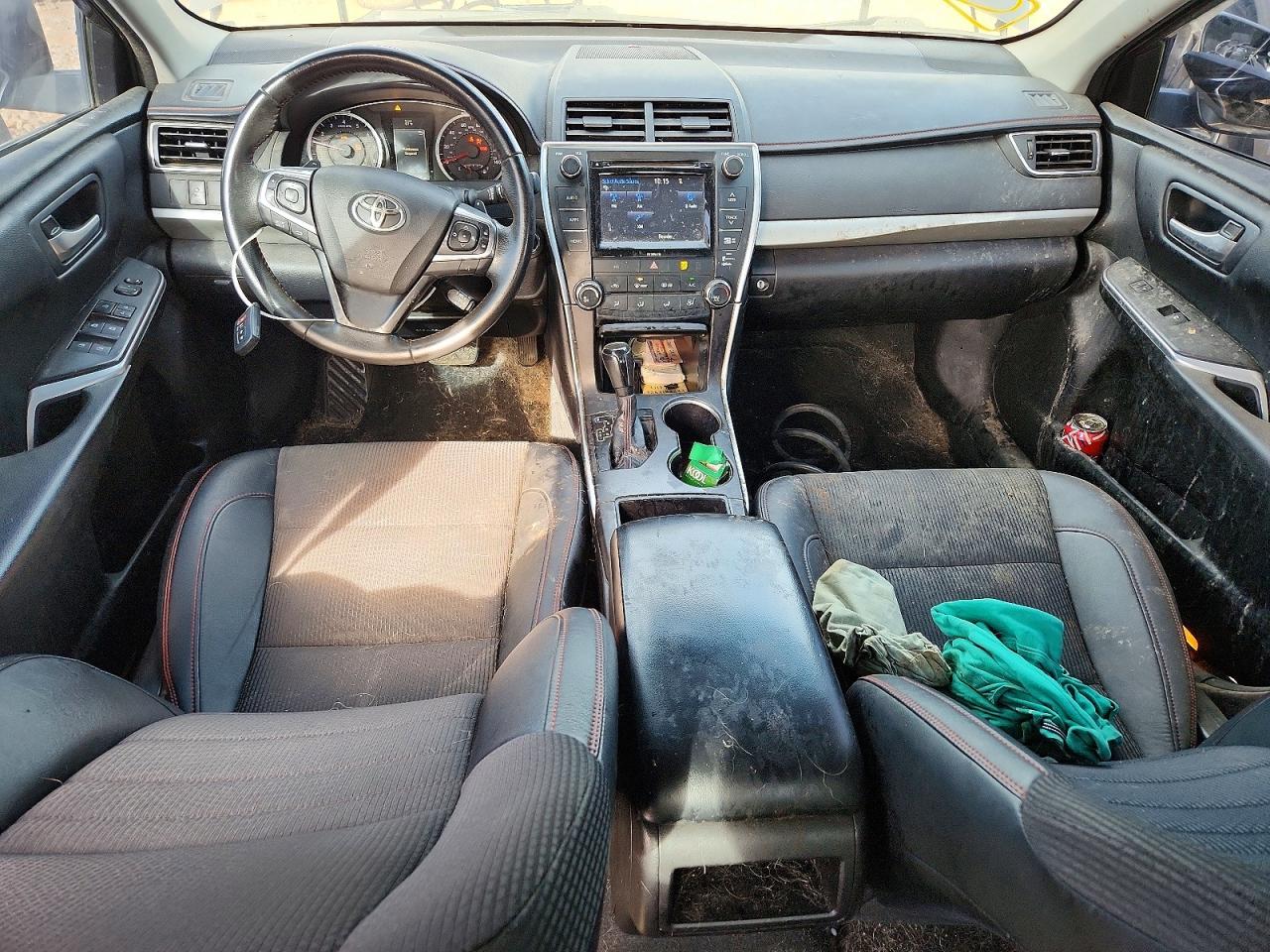 2017 TOYOTA CAMRY SE photo 15