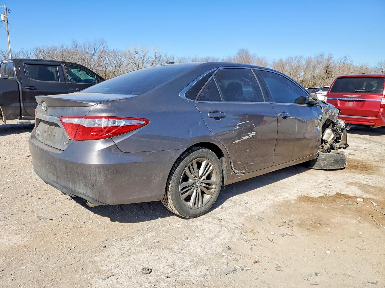 2017 TOYOTA CAMRY SE photo 5