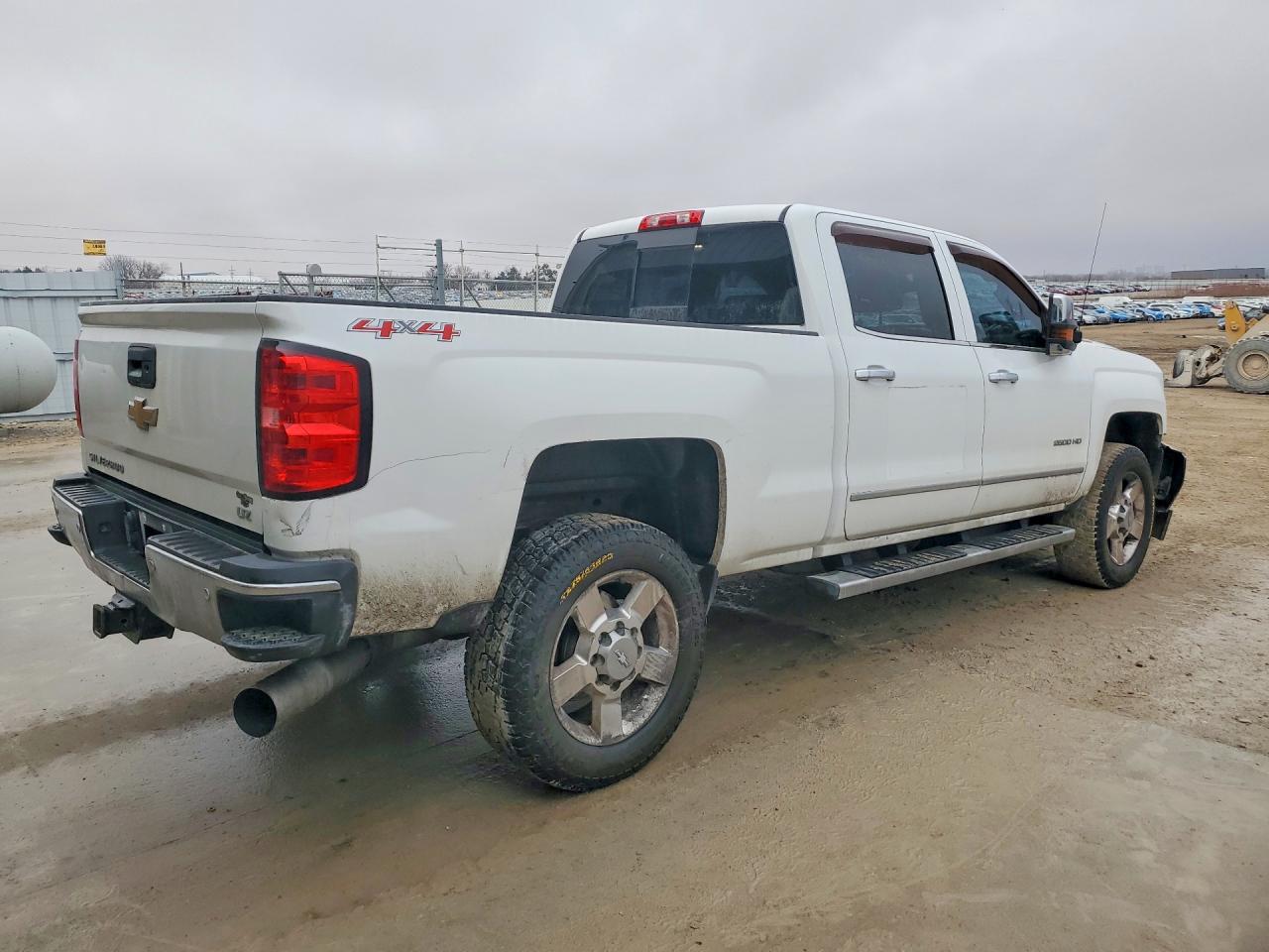 2015 CHEVROLET SILVERADO K2500 HEAVY DUTY LTZ photo 3