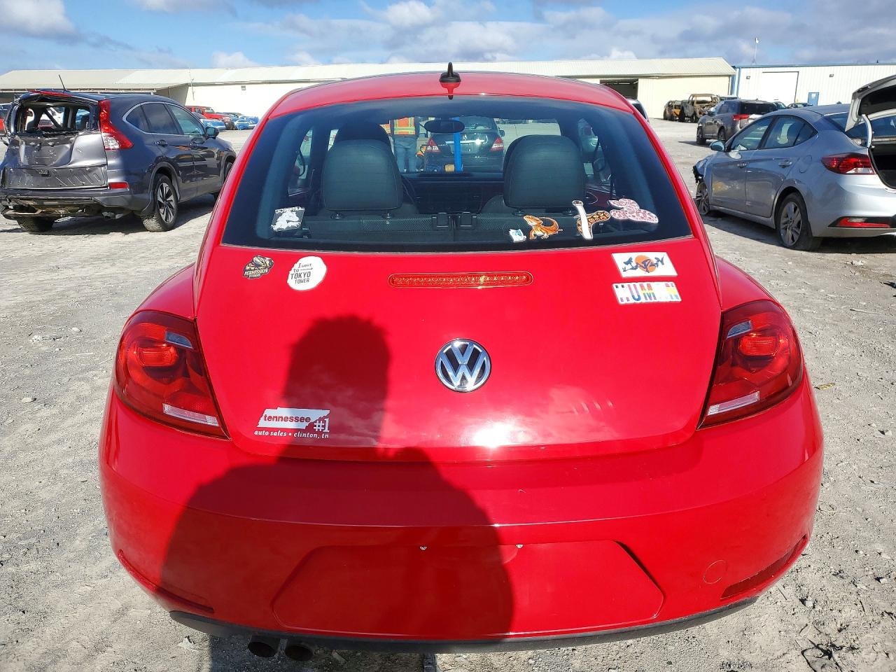 2013 VOLKSWAGEN BEETLE photo 6