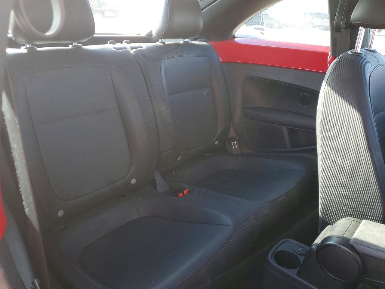 2013 VOLKSWAGEN BEETLE photo 10