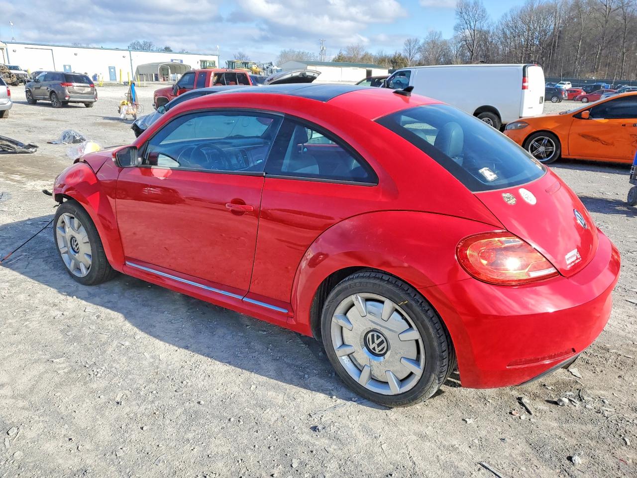 2013 VOLKSWAGEN BEETLE photo 2