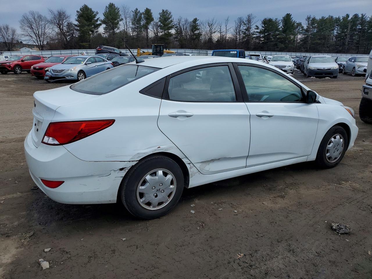 2016 HYUNDAI ACCENT SE photo 3