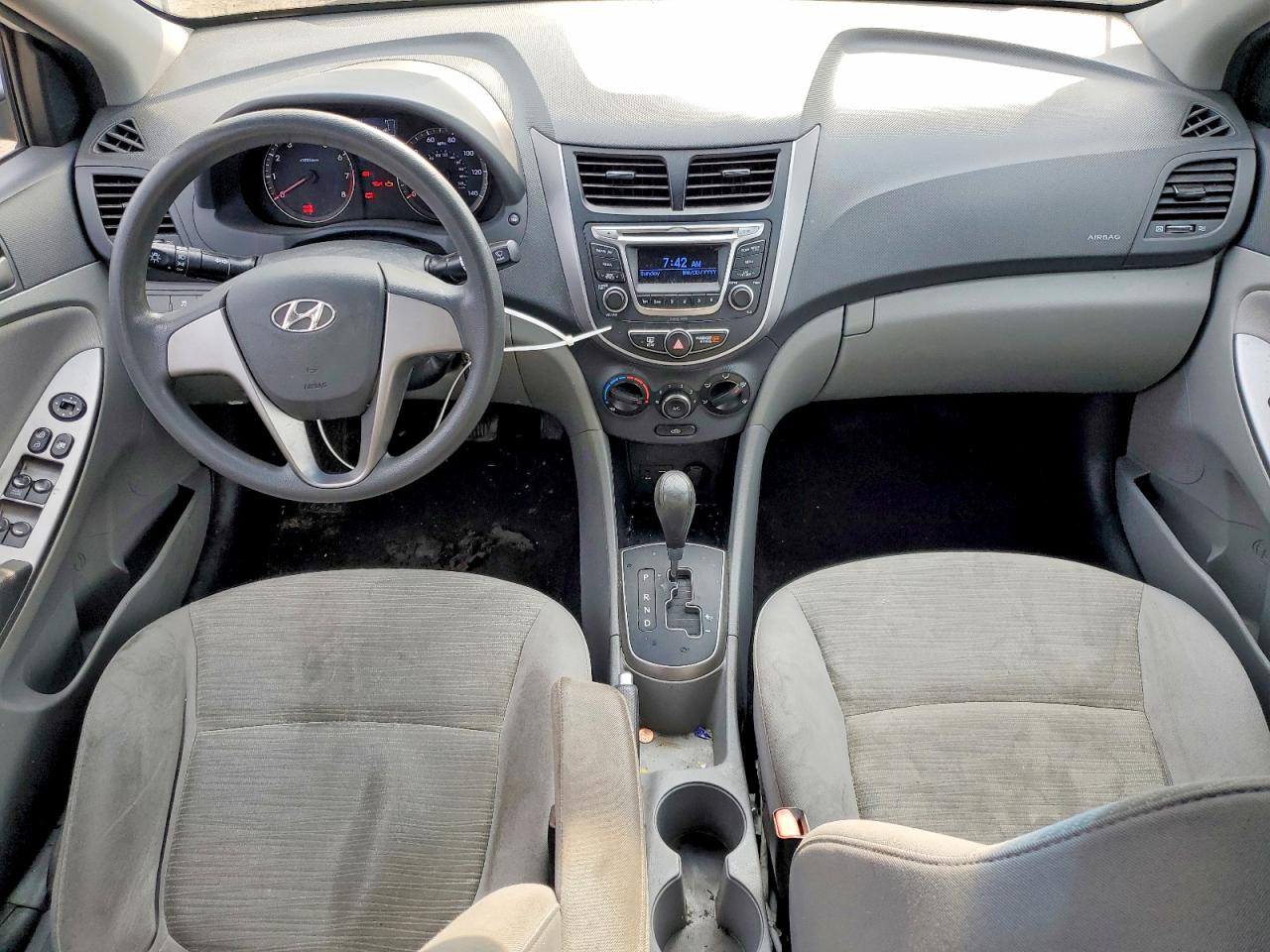2016 HYUNDAI ACCENT SE photo 8