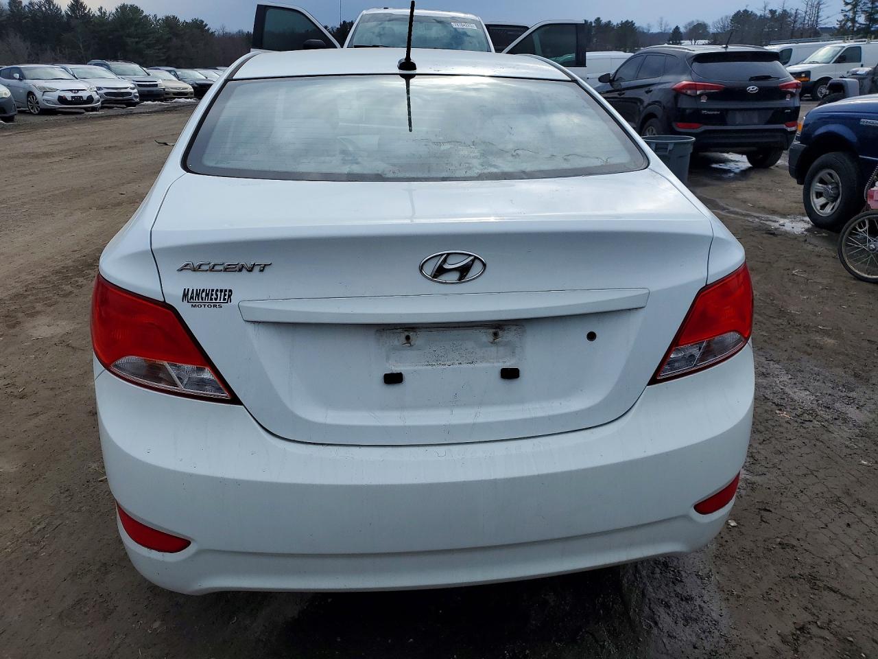 2016 HYUNDAI ACCENT SE photo 6