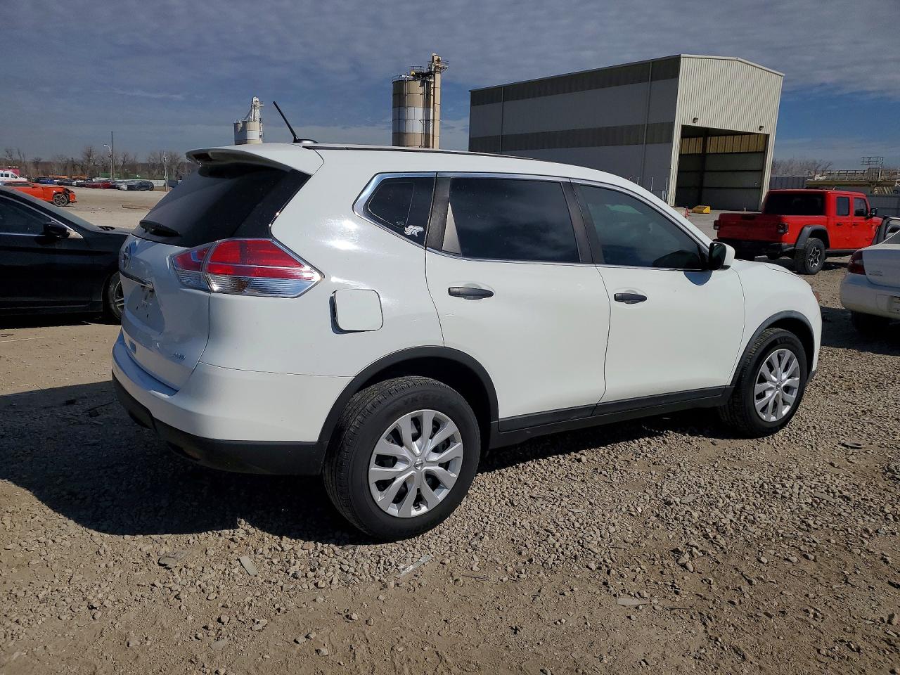 2016 NISSAN ROGUE S photo 3
