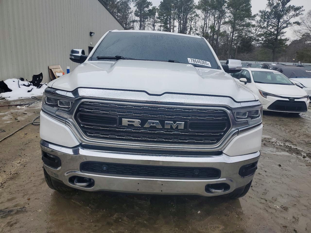 2019 RAM 1500 LIMITED photo 9