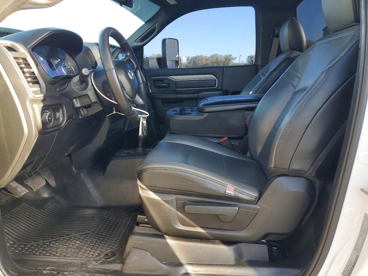 2021 RAM 3500 TRADESMAN photo 13
