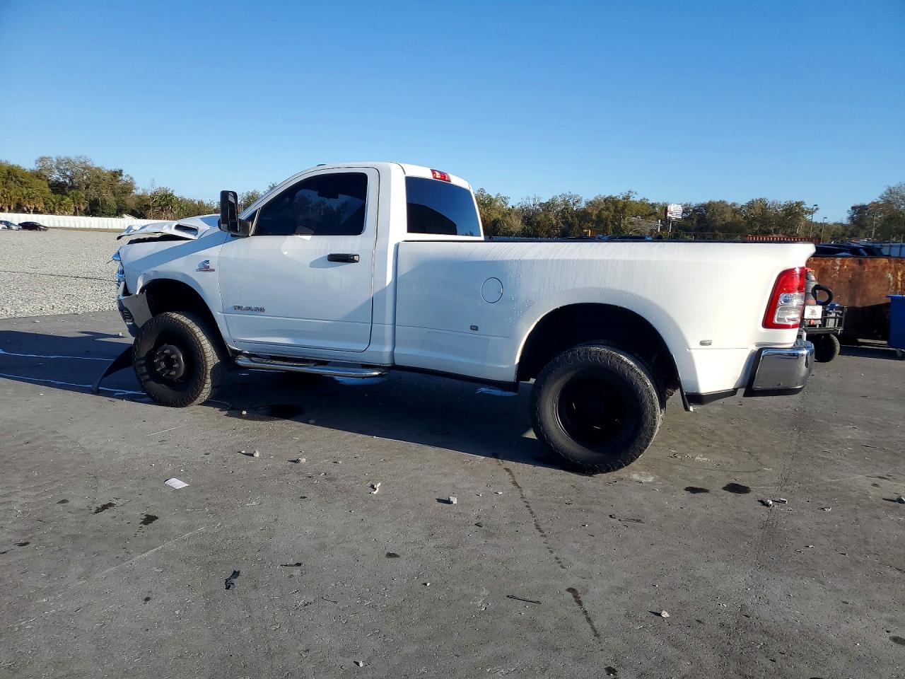2021 RAM 3500 TRADESMAN photo 3