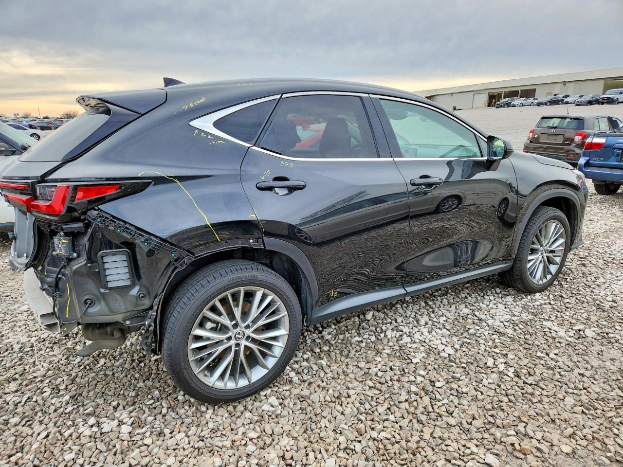 2022 LEXUS NX 350H photo 3
