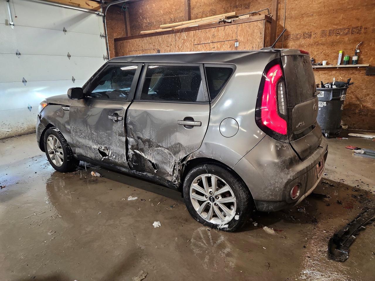 2018 KIA SOUL + photo 2
