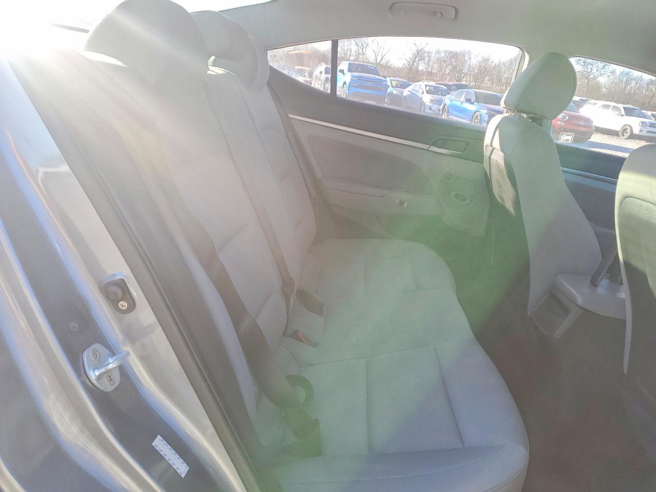 2017 HYUNDAI ELANTRA SE photo 19