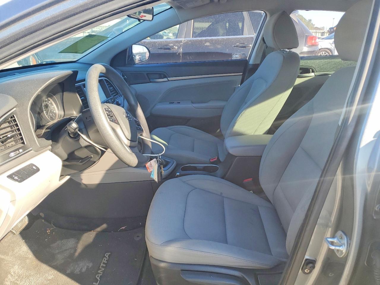 2017 HYUNDAI ELANTRA SE photo 13