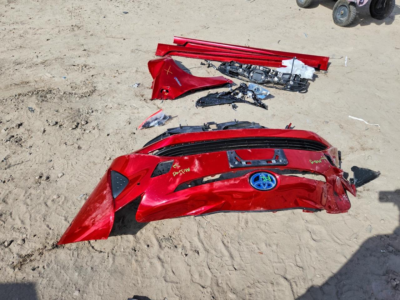 2018 TOYOTA PRIUS THREE photo 12