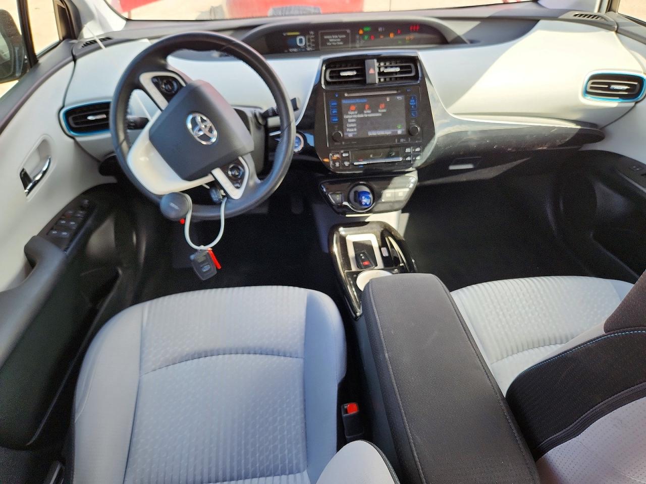 2018 TOYOTA PRIUS THREE photo 8