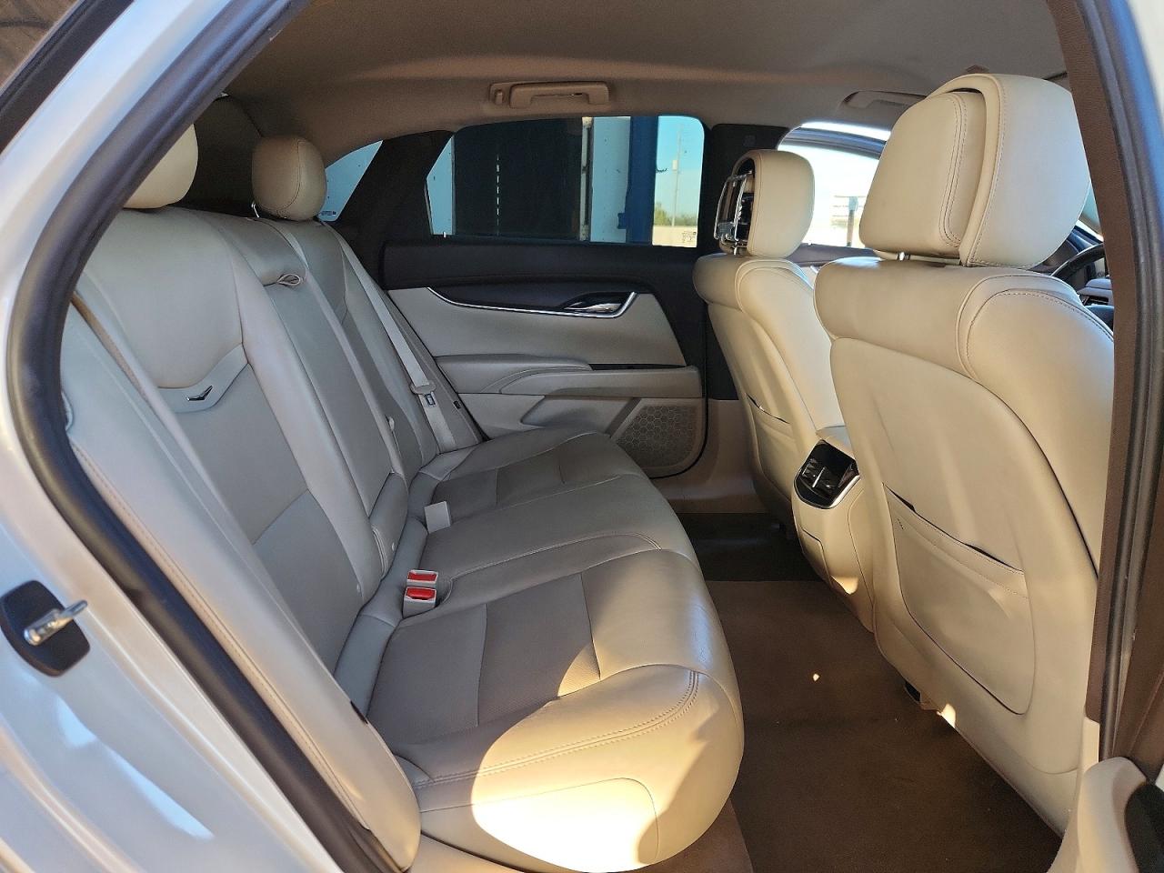 2013 CADILLAC XTS photo 28