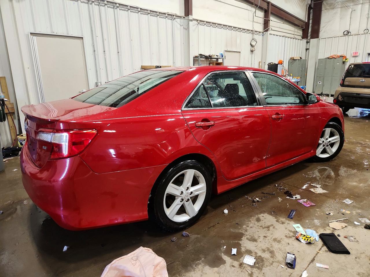 2014 TOYOTA CAMRY SE photo 7