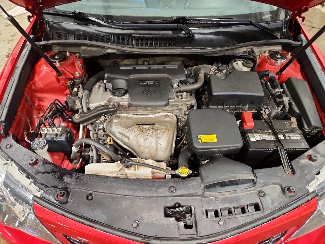 2014 TOYOTA CAMRY SE photo 31