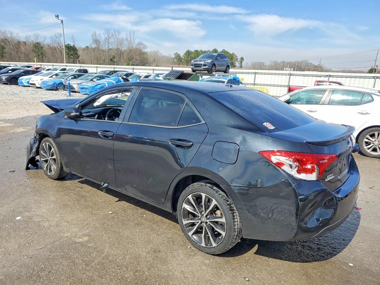 2017 TOYOTA COROLLA XSE photo 3