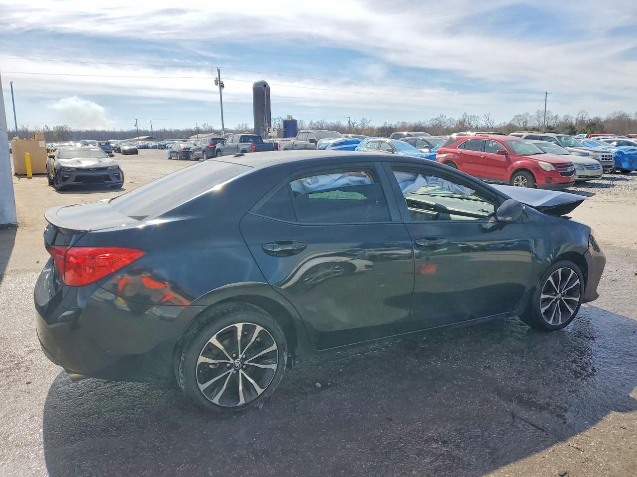 2017 TOYOTA COROLLA XSE photo 5