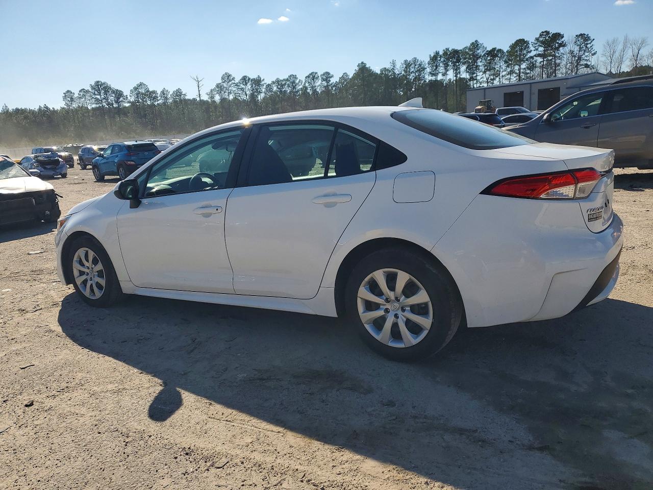 2020 TOYOTA COROLLA LE photo 3