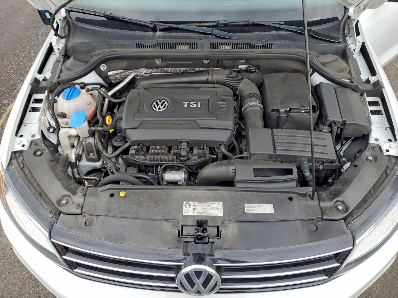 2017 VOLKSWAGEN JETTA SPORT photo 31