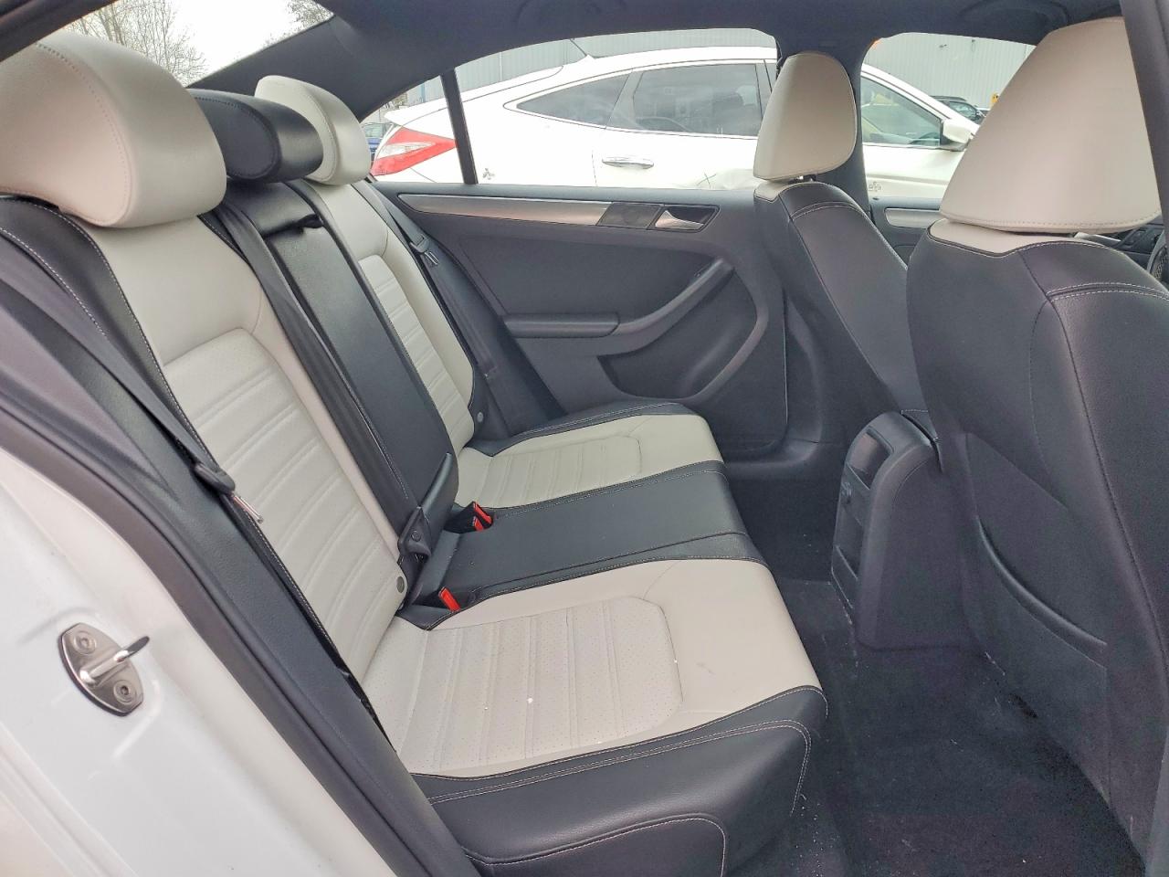 2017 VOLKSWAGEN JETTA SPORT photo 28