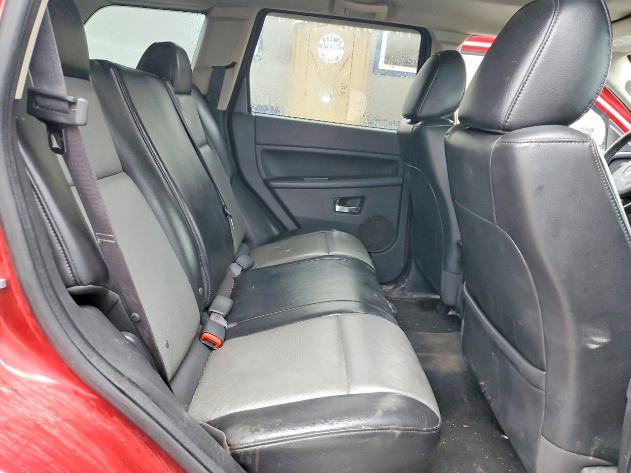 2010 JEEP GRAND CHEROKEE LAREDO photo 11