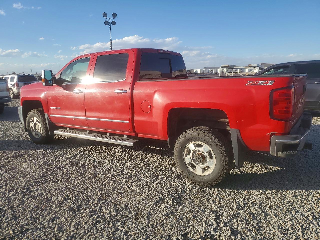 2015 CHEVROLET SILVERADO K2500 HEAVY DUTY LTZ photo 2