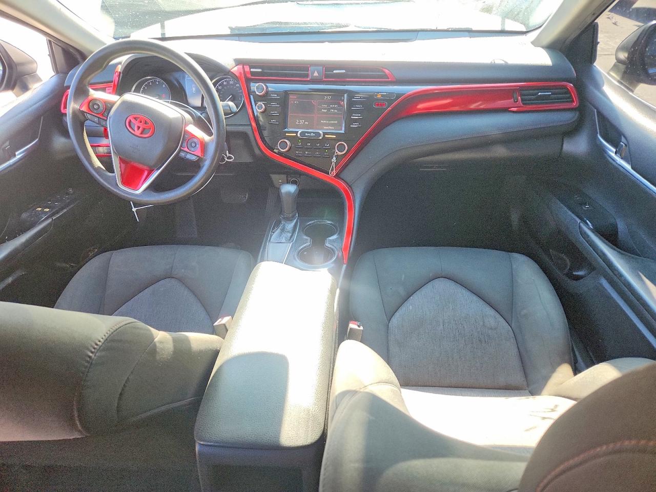 2018 TOYOTA CAMRY LE photo 15