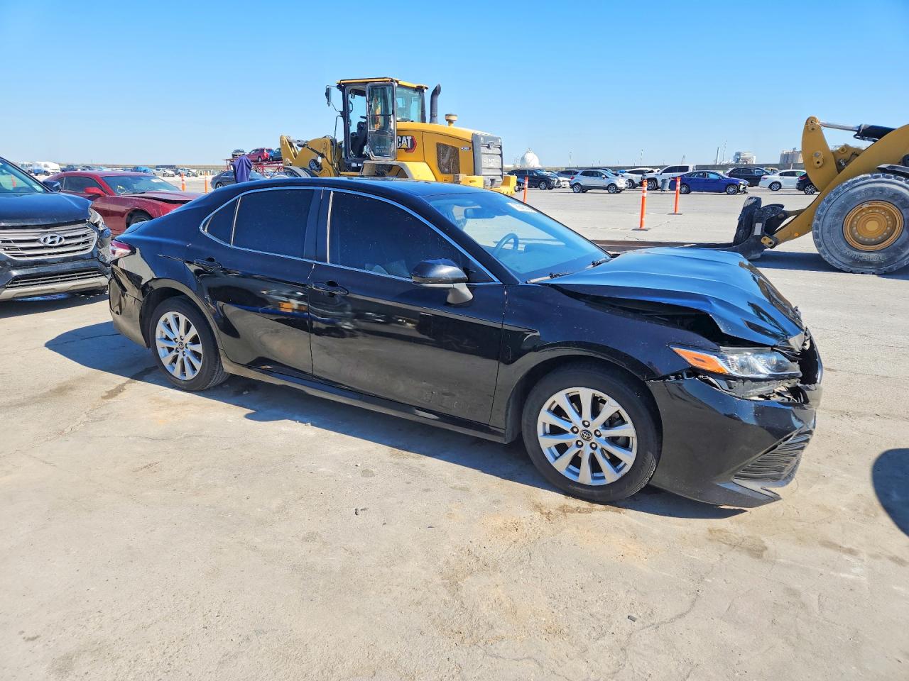 2018 TOYOTA CAMRY LE photo 7