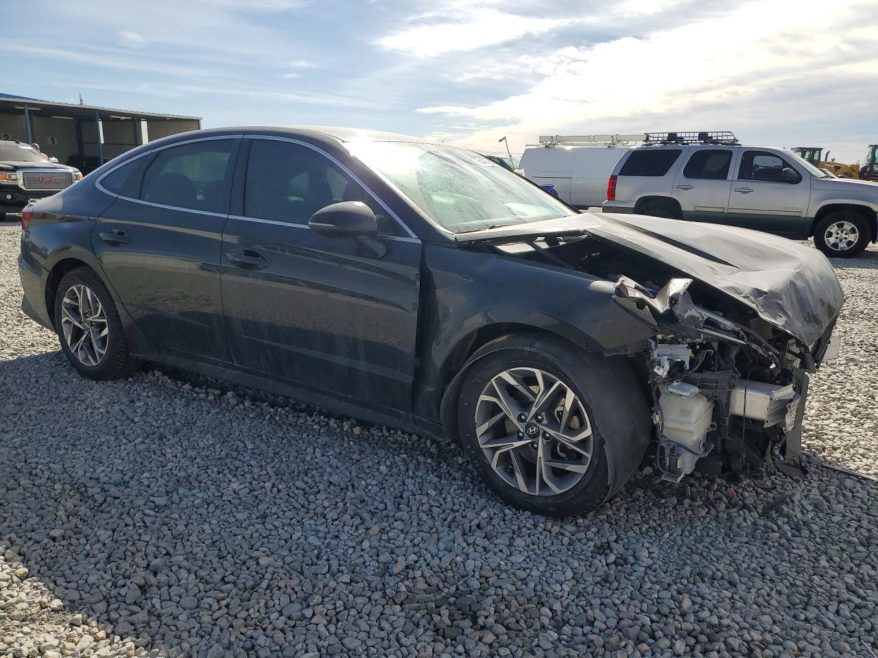 2020 HYUNDAI SONATA SEL photo 4