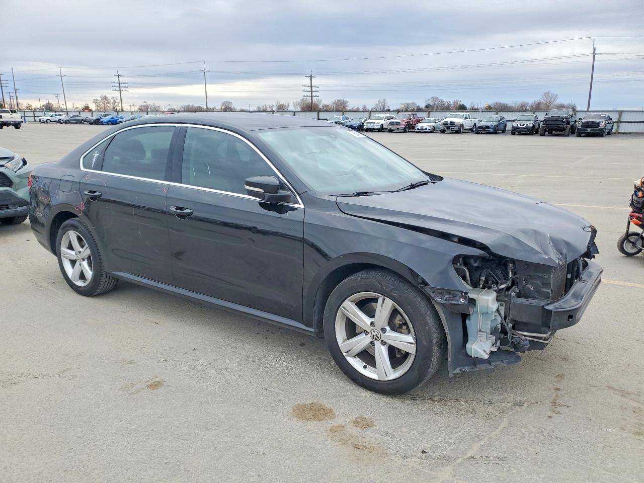 2015 VOLKSWAGEN PASSAT SE photo 10