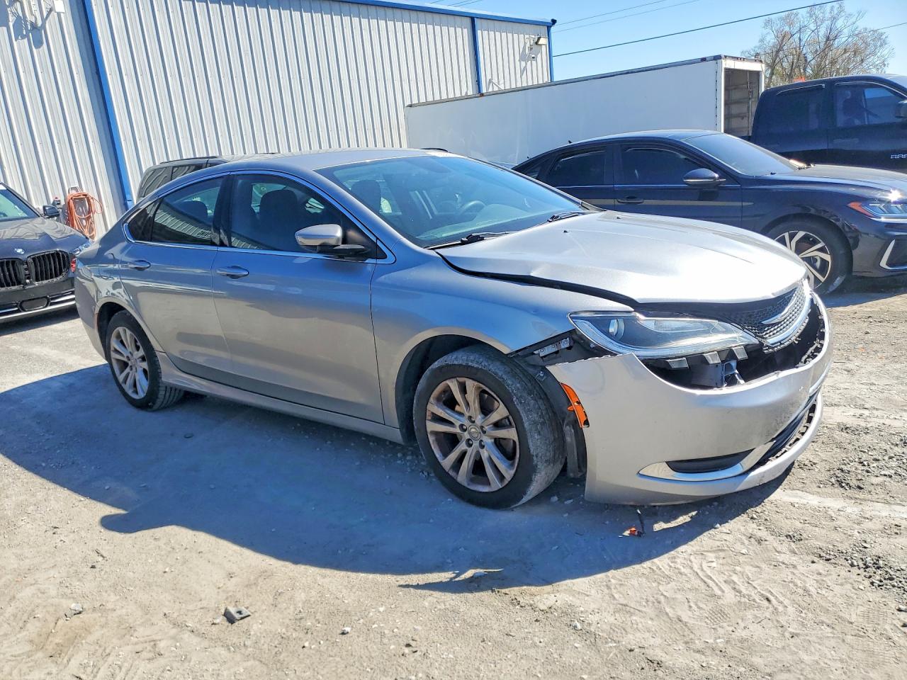 2016 CHRYSLER 200 LIMITED photo 4