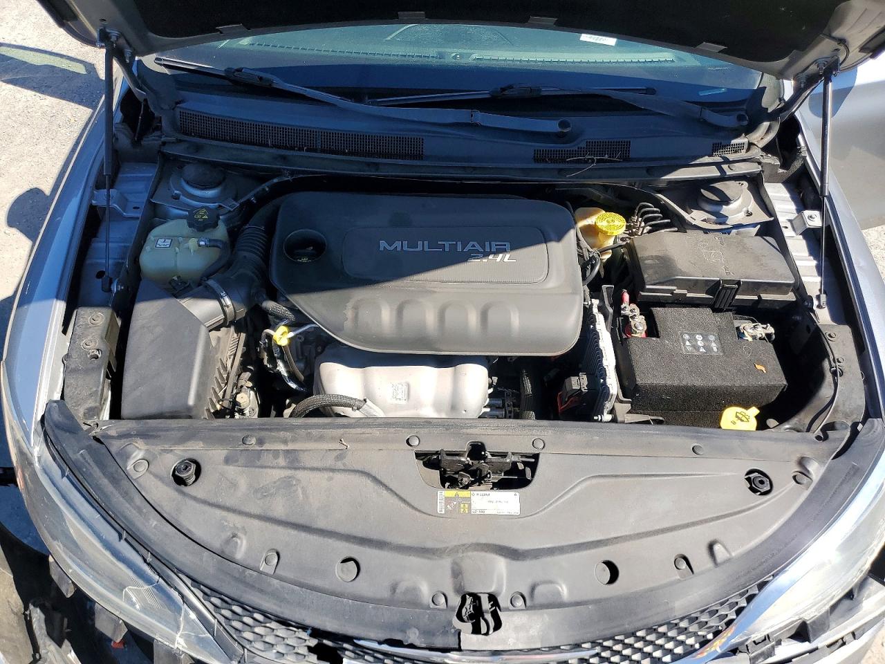 2016 CHRYSLER 200 LIMITED photo 11