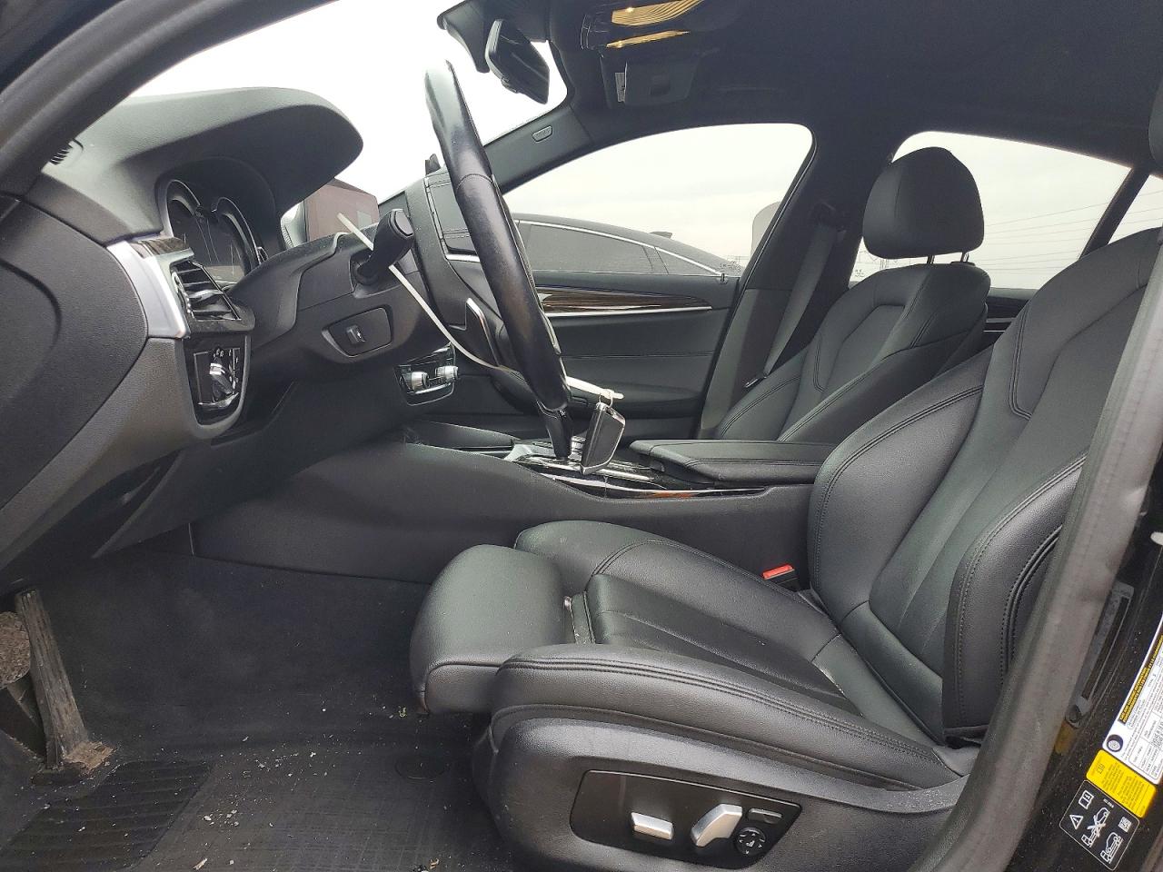 2019 BMW 530 XI photo 13