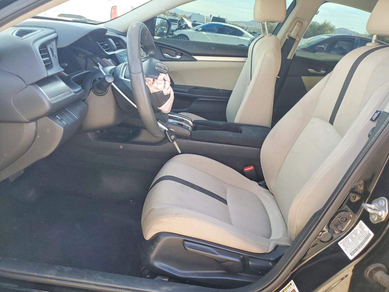 2017 HONDA CIVIC LX photo 7
