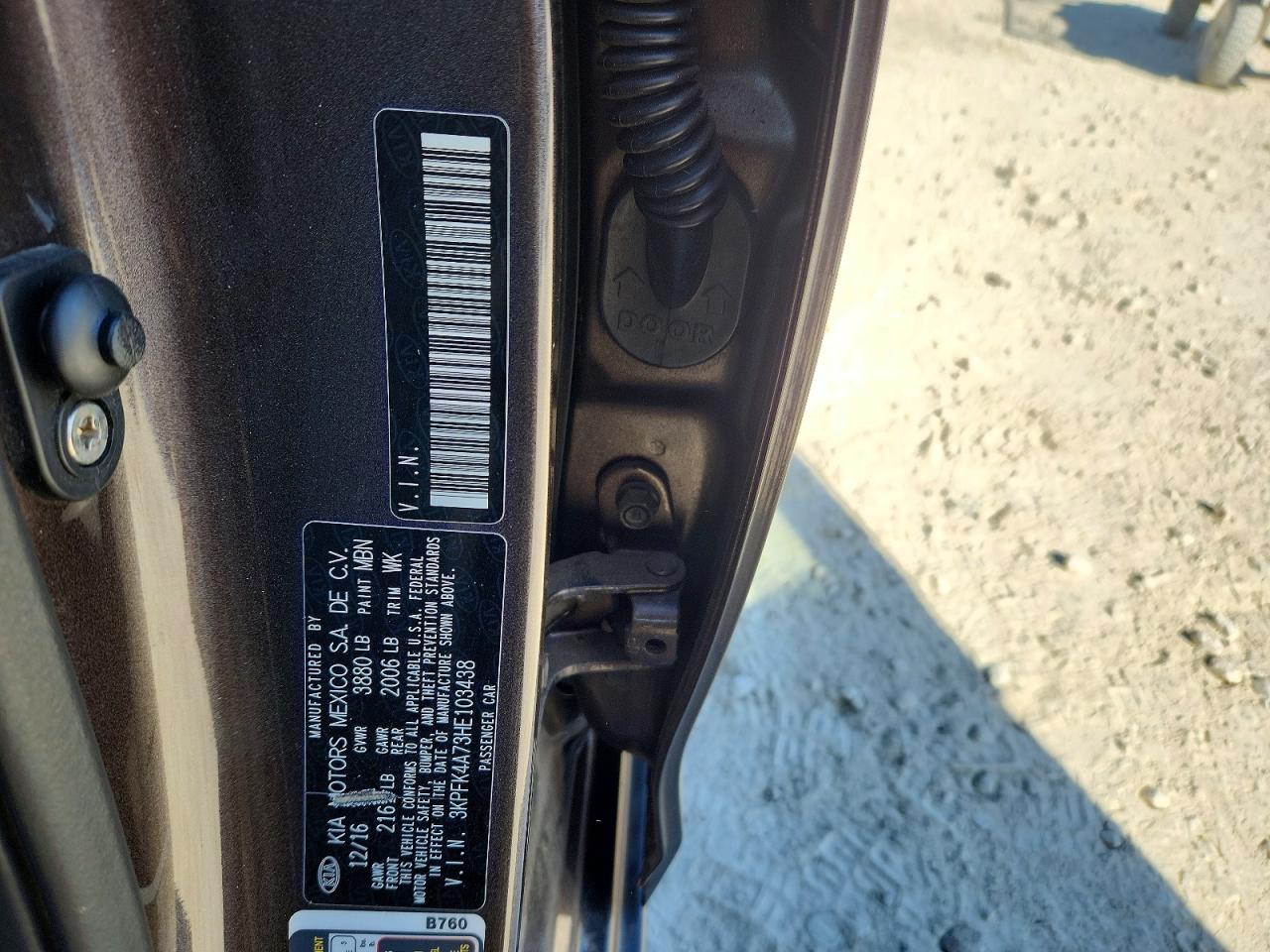 2017 KIA FORTE LX photo 25