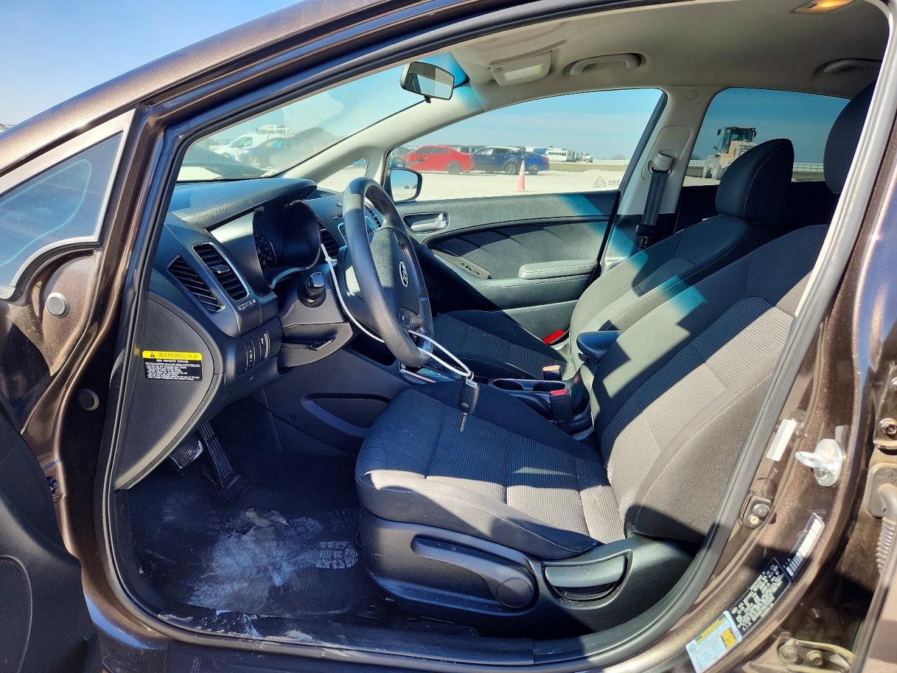 2017 KIA FORTE LX photo 13